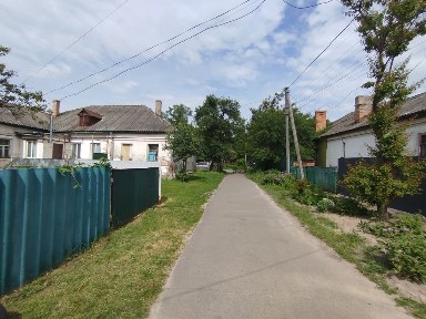 Квартира 3к поруч з центром / продаж 42м2 плюс 1 сотка землі