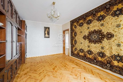 Київ, Бориспільська вул., 28А