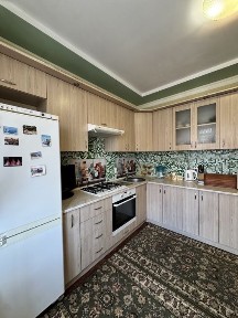 Хмельницький, Будівельників 3