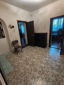 Здається пів будинку в центрі Борисполя.