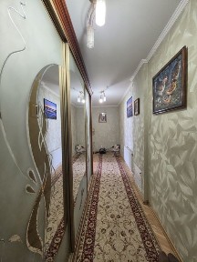 Двох кімнатна квартира закритий двір парковка, чудовий ремонт. Ріелтор Валєріч