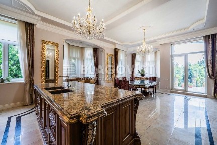 Петропавлівська Борщагівка, Київська 50