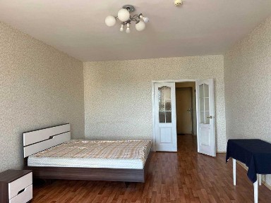 Здам 3кімнатну квартиртиру Алматинська 8\13ц 101/57/15 косметика