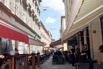 Оренда фасадного приміщення в центрі міста вул Ствроєврейська