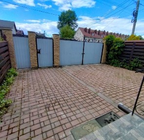 Таунхаус 217м2 індивідуальне газове опалення ділянка 2 сотки оформлення 2%