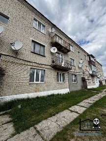 Продається простора 3-кімнатна квартира в затишному районі с. Катеринівка.