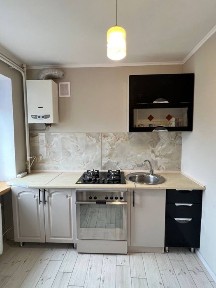 2кім квартира по Незалежності в оренду (р-н 1 Школи)