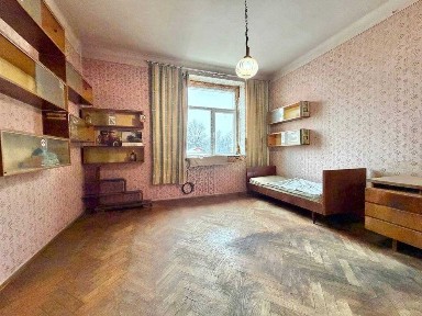 Продаж потужної 4-кімнатної квартири в центрі м. Дрогобич