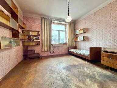 Продаж потужної 4-кімнатної квартири в центрі м. Дрогобич