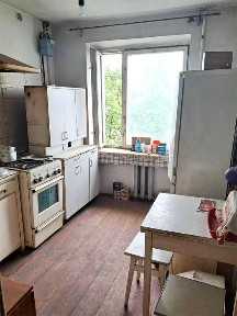 Продається 2-кімнатна квартира вул. Миколайчука