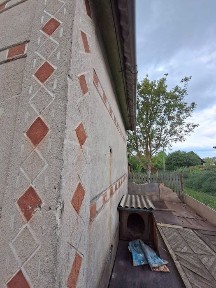 Цегляна дача в районі ВГСЧ.