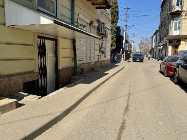 Комерційне приміщення у центрі міста ПРОДАЖ ПІД РЕМОНТ