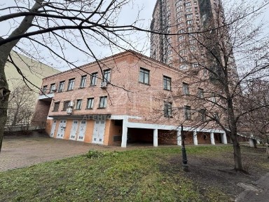 Оренда торгово-офісної будівлі ОСЗ 925м2 вул. Коновальця Євгена, 36Б