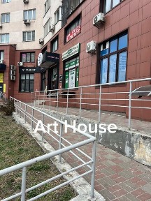 Фасад, пандус, Магазин, салон клініка, офіс, 2 входи Мішуги 12