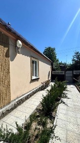 Продам дом в Чугуеве (не далеко от центра)
