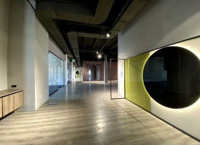 Сдам офис 560м. кв по 12$м. кв (в центре ). Open space