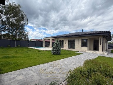 Продажа нового дома 200м2 с БОМБОУБЕЖИЩЕМ+ бассейн в с. Гора
