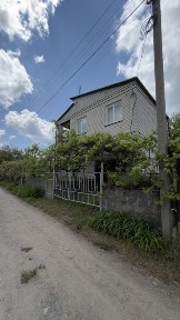 Продам капитальную дачу в Ямбурге с видом на реку Днепр!