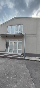 Оренда центр. Комерційне приміщення вільного призначення. Автономне опалення. Свій двір. Окремий вхід. 2 поверхи