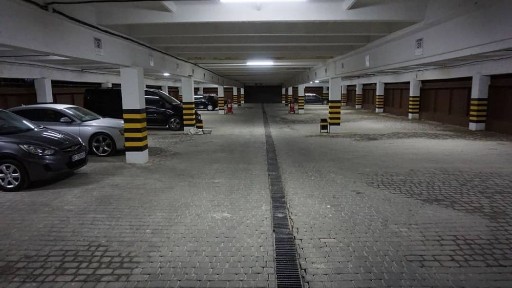 Здана, Центр, Трикімнатна, ліфт працює, (Бандери-Сахарова)