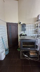кухня мініцех дарккічен з обладнанням гарматна власник