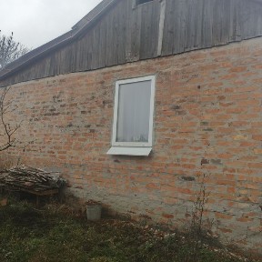 Продаю небольшой домик в живописном р-не с. Озеряни возле г Мерефа