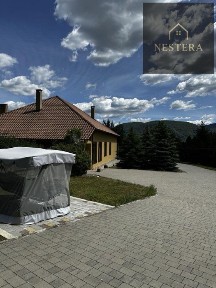 Продається маєток у Карпатах на 43,7 сотках | 2 будинки | Ліс, ставок, сауна, камін