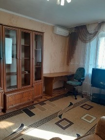 Продається 2-во кімнатна квартира в Центрі (площа Б. Хмельницького)