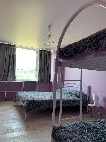 2-комнатная квартира посуточно 40 м², <a href='/newbuilding/1176/view/kg-zolotoi-bereg'>Золотой Берег</a> бул., 33