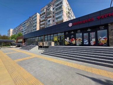 Здаються приміщення у торгівельному комплексі по вул. Толока, 28