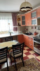 Продається двоповерховий будинок !