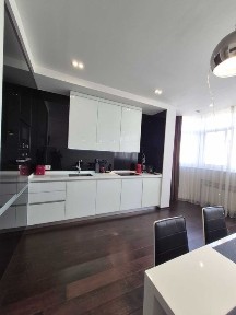 Продажа 3-х ком. кв, Центр. ул. Антоновича (Горького) 103 метро Дворец Украина