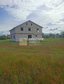 Продаж будинку на 10 сотках с. Селичівка