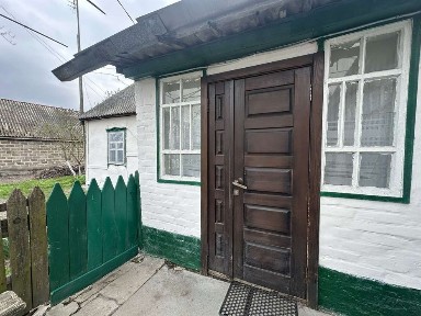 Продається чудовий будинок в селі Плесецьке.