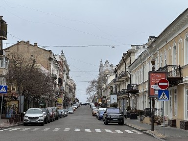 Продажа квартиры. Дом 2 этажа. Одесса. Дерибасовская. Хозяин!