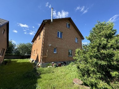 Продам будинок з ділянкою Димер. Власник.