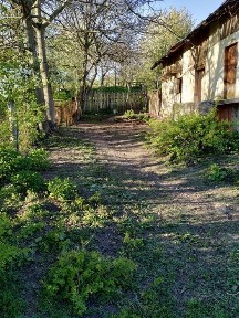 Велика земельна ділянка будинок сад город 50сот