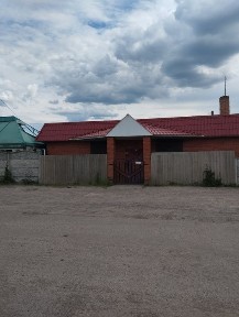 Продам Будинок можно під любу діяльність або житло. Нова Водолага. Центральна Вулиця.
