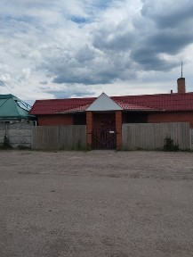 Продам Будинок можно під любу діяльність або житло. Нова Водолага. Центральна Вулиця.