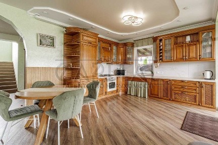 Продам автономний будинок 250м2, 12сот, підвал, гост. будинок / КМ Хутір Ясний, Лісники