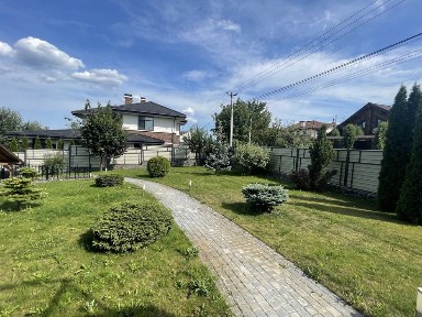 Продаж будинку з басейном в Лісниках 380 м2