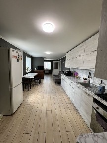 Продам капитальный дом + гостевой на одном участке