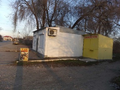 Продаж від власника діючого магазина з майданчиком у Підгородньому.