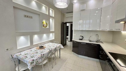 вулиця Парково-Сирецька, мікрорайон Сирець, район Шевченківський, Київ, метро Дорогожичі, вул. Парково-Сирецька 4В • ID 34337217