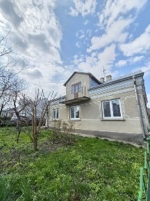 Оренда будинку. Тільки для місцевих!