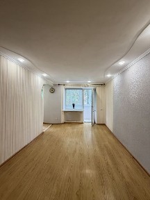 3-кімнатна квартира біля Критого ринку | Автономне опалення | 3 поверх | 55,6 м²