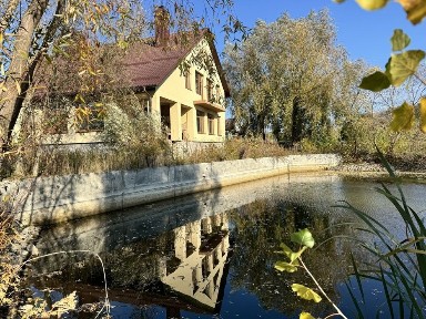 Будинок з прямим виходом до повноводної річки. Без комісії для покупця