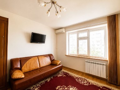 Продам 2-х кімн. квартиру на вул. Скворцова