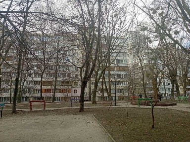 Київ, Євгена Коновальця вул., 37