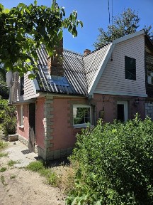 Продаж 2-кім частини будинку біля кондфабрики.